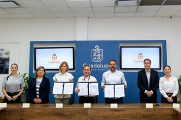Firman convenio de colaboraci&oacute;n Guadalupe y el INDE