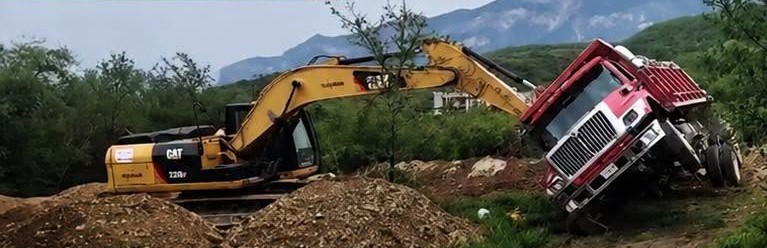 Se vuelca cami&oacute;n de volteo