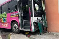 Urbano se estrella en puesto de comida al sur de Monterrey Urbano se estrella en puesto de comida al sur de Monterrey