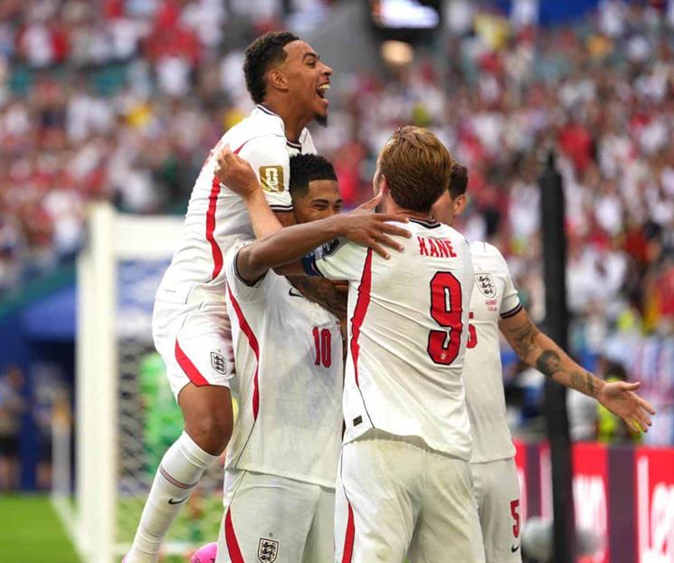 FIFA desmiente que el balón impactara cámara en el gol de Inglaterra FIFA desmiente que el balón impactara cámara en el gol de Inglaterra