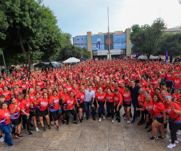 Realizan con &eacute;xito Baile Fitness en la Plaza Zaragoza