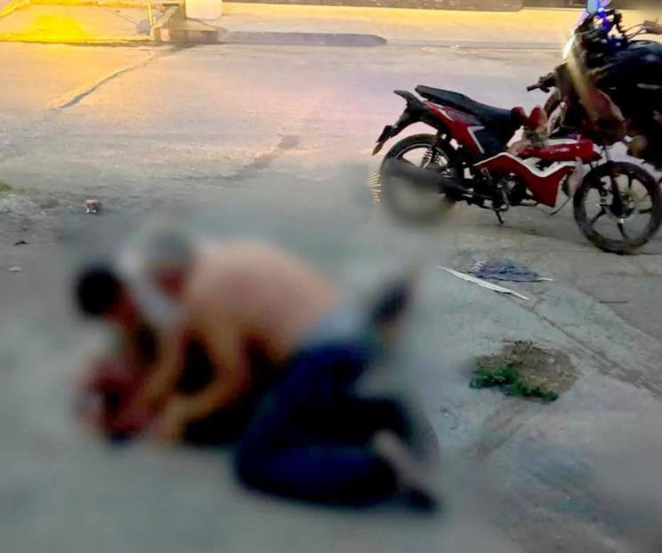 Acaba motociclista en estado grave tras estrellarse con barda Acaba motociclista en estado grave tras estrellarse con barda