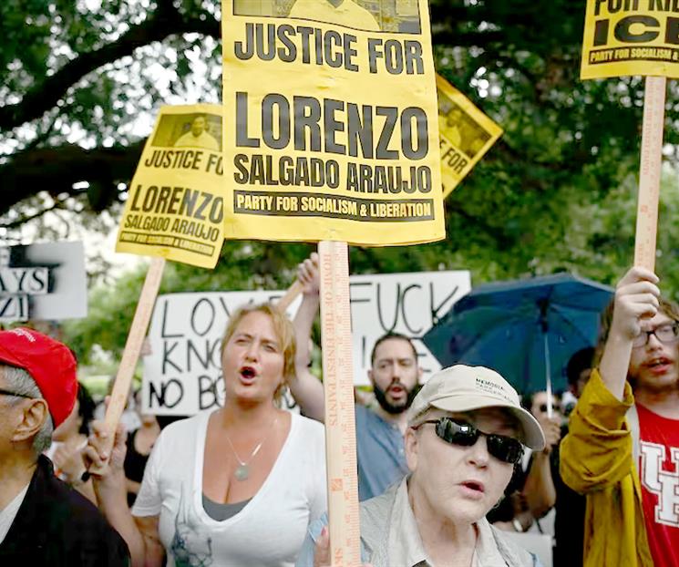 Protestan en Texas tras muerte de mexicano