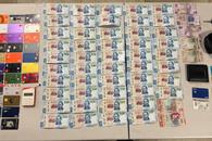 Cae con 47 tarjetas bancarias