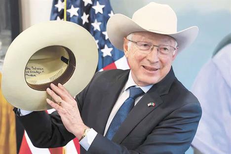 Asegura ex embajador de EU haber intentado hablar con AMLO 4 veces