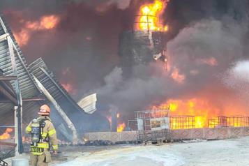 Se registra incendio en empresa de Zuazua