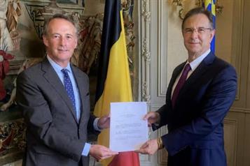 Esteban Moctezuma presenta cartas credenciales en B&eacute;lgica y UE