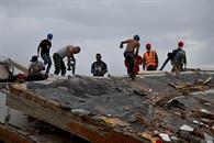 Sube a casi 4 mil 500 muertos tras sismos en Venezuela