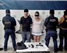 Detienen a dos con arma de fuego