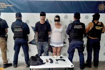 Detienen a dos con arma de fuego
