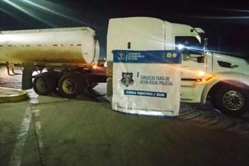 Aseguran tractocami&oacute;n con m&aacute;s de 27 mil litros