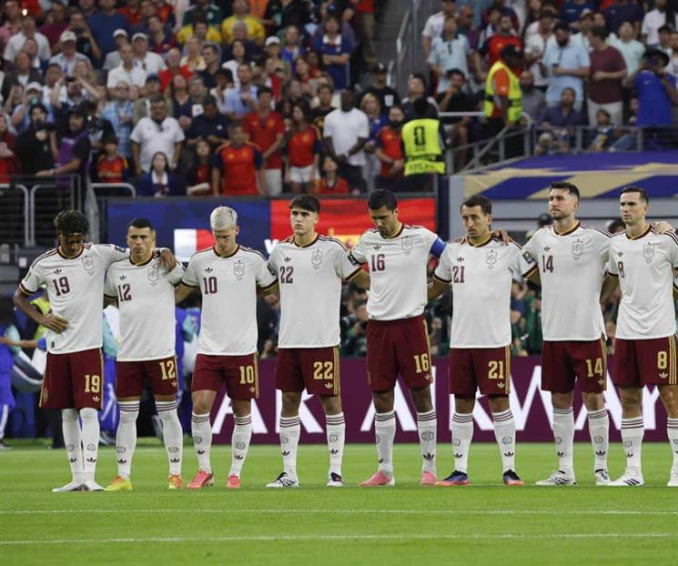 Francia y España realizan minuto de silencio por atentado en Niza Francia y España realizan minuto de silencio por atentado en Niza