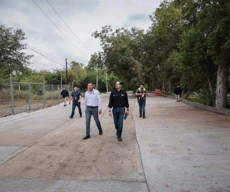 Contin&uacute;a Santiago construyendo la Unidad Deportiva San Pedro