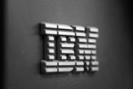 Sufre IBM su peor d&iacute;a desde 1968; caen las acciones 25%