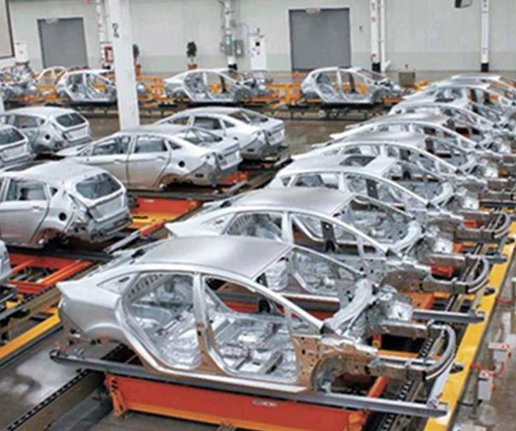 Automotrices pausan proyectos por T-MEC