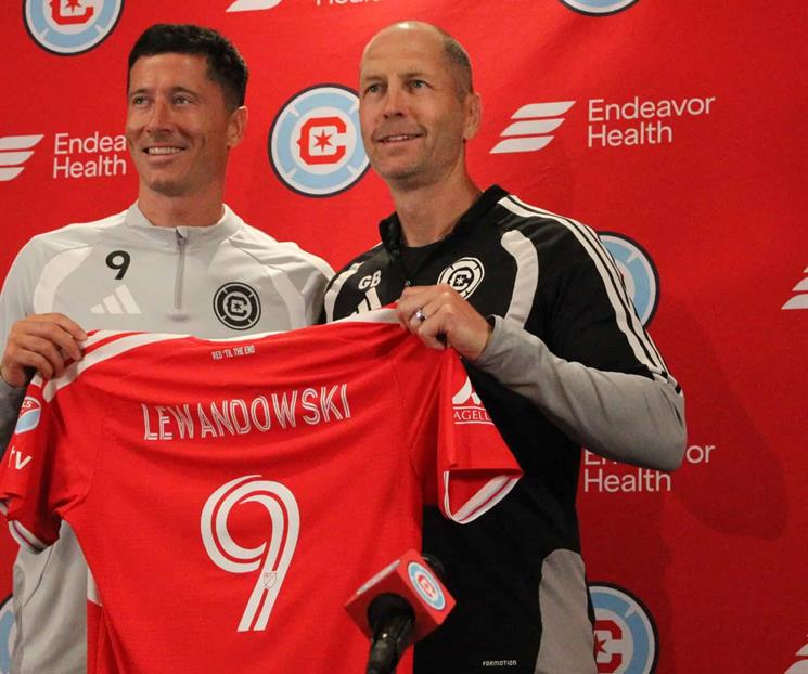 Presenta el Chicago Fire a Lewandowski