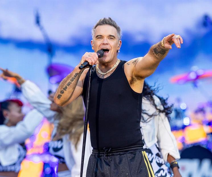 Tom Cruise, Robbie Williams y Shakira en show de final del Mundial