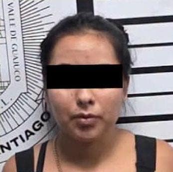 Una pareja qued&oacute; detenida por polic&iacute;as del Grupo de Reacci&oacute;n Inmediata de la Secretar&iacute;a de Seguridad P&uacute;blica y Vialidad de Santiago, y puesta a disposici&oacute;n de autoridades estatales por la probable comisi&oacute;n de Delitos Contra la Salud.