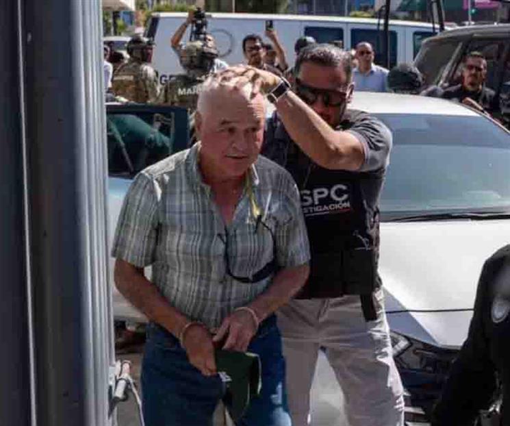 Ernesto Ruffo es trasladado a instalaciones de la FGR en Tijuana Ernesto Ruffo es trasladado a instalaciones de la FGR en Tijuana