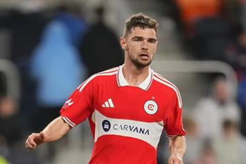 Cierra Rayados a Hugo Cuypers como su nuevo delantero