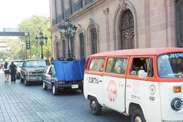 Protestan con caravana por el cierre del Museo del Auto