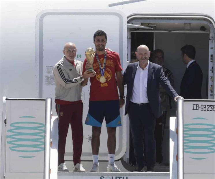 Aterriza Selección de España en Madrid para celebrar el título Aterriza Selección de España en Madrid para celebrar el título
