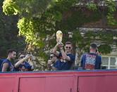 España inicia desfile en Madrid tras ganar la Copa del Mundo España inicia desfile en Madrid tras ganar la Copa del Mundo