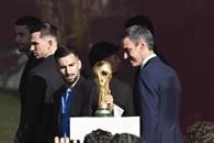 España inicia festejos en con Pedro Sánchez tras ganar el Mundial España inicia festejos en con Pedro Sánchez tras ganar el Mundial
