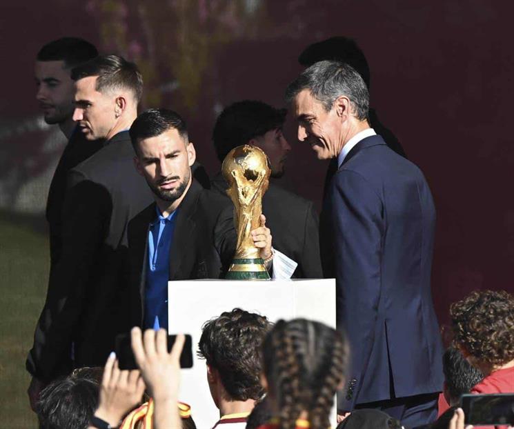 España inicia festejos en con Pedro Sánchez tras ganar el Mundial España inicia festejos en con Pedro Sánchez tras ganar el Mundial