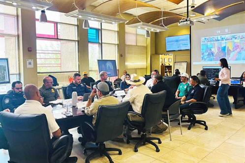 Desviar&aacute;n al Puente Colombia tr&aacute;fico  ante cierre en Nuevo Laredo