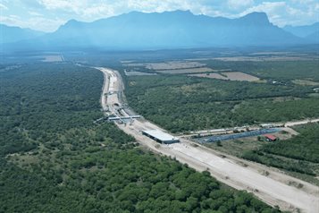Descarta gobernador terminar en su administraci&oacute;n la Interserrana