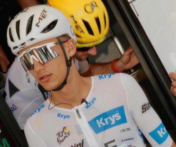 Isaac del Toro mantiene el podio y el maillot blanco en Francia Isaac del Toro mantiene el podio y el maillot blanco en Francia