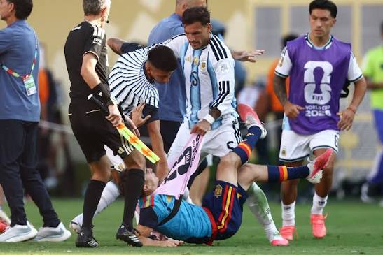 Investiga FIFA pleito al término de la final del Mundial Investiga FIFA pleito al término de la final del Mundial