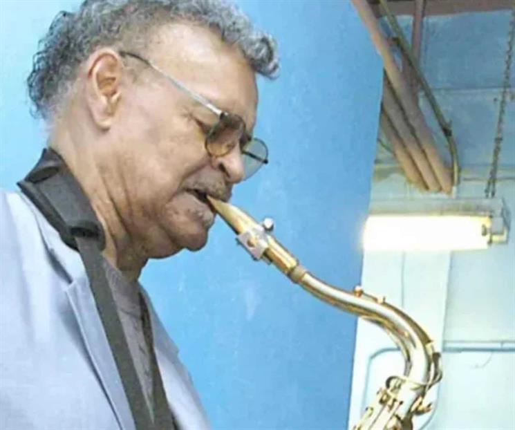 Muri&oacute; saxofonista del tema de La Pantera Rosa