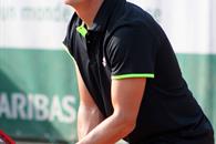 Varela y Santiago avanzan en Abierto de Estoril