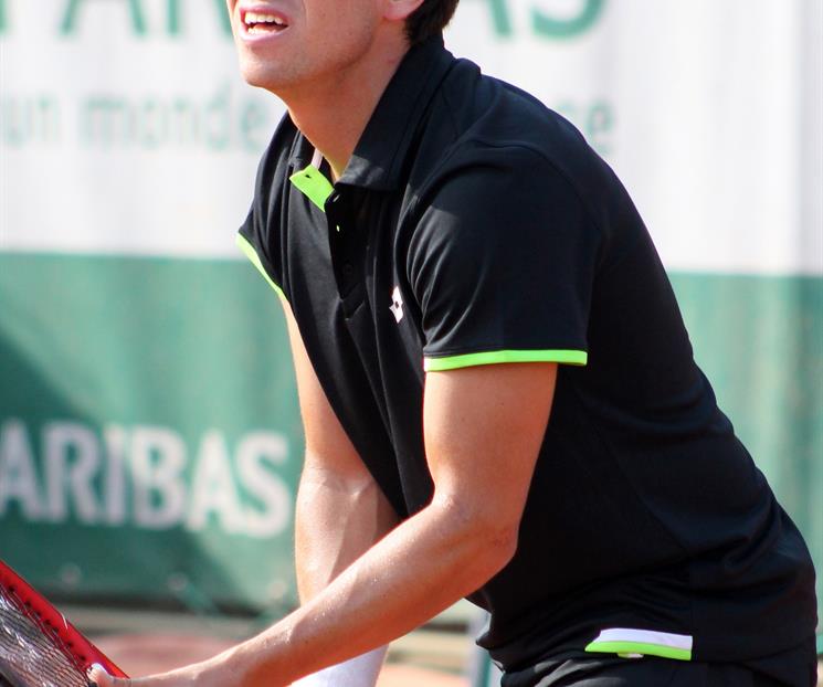 Varela y Santiago avanzan en Abierto de Estoril