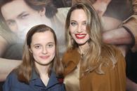 Hija menor de Brad Pitt inicia tr&aacute;mite para quitarse el apellido