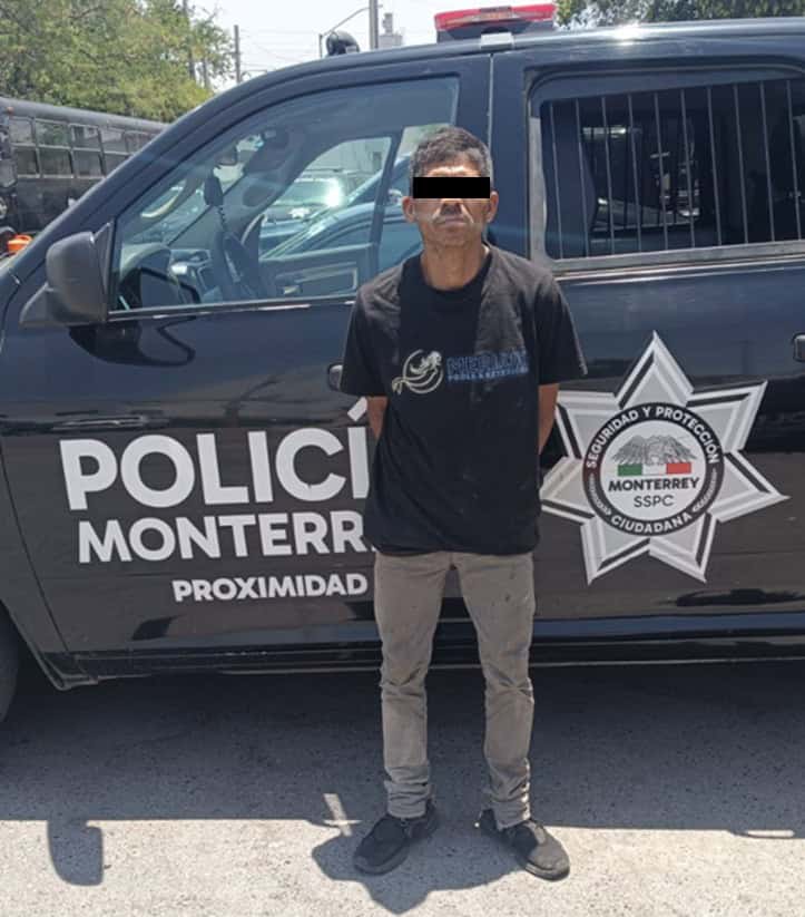 Tras robar una bater&iacute;a para camionetas, el presunto responsable fue detenido por oficiales de la Polic&iacute;a de Monterrey, en la Colonia Moderna.