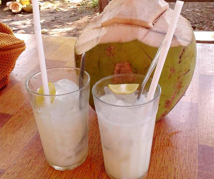 Bebidas saludables para hidratarte y mejorar la digesti&oacute;n
