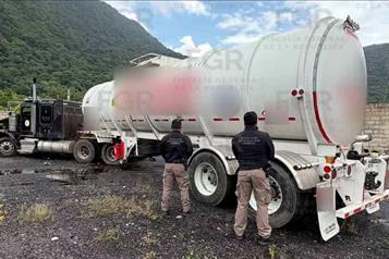 Aseguran 33 mil litros de huachicol en Río Blanco, Veracruz