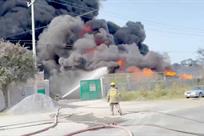 Deja siniestro de un contenedor de di&eacute;sel 4 heridos y un muerto