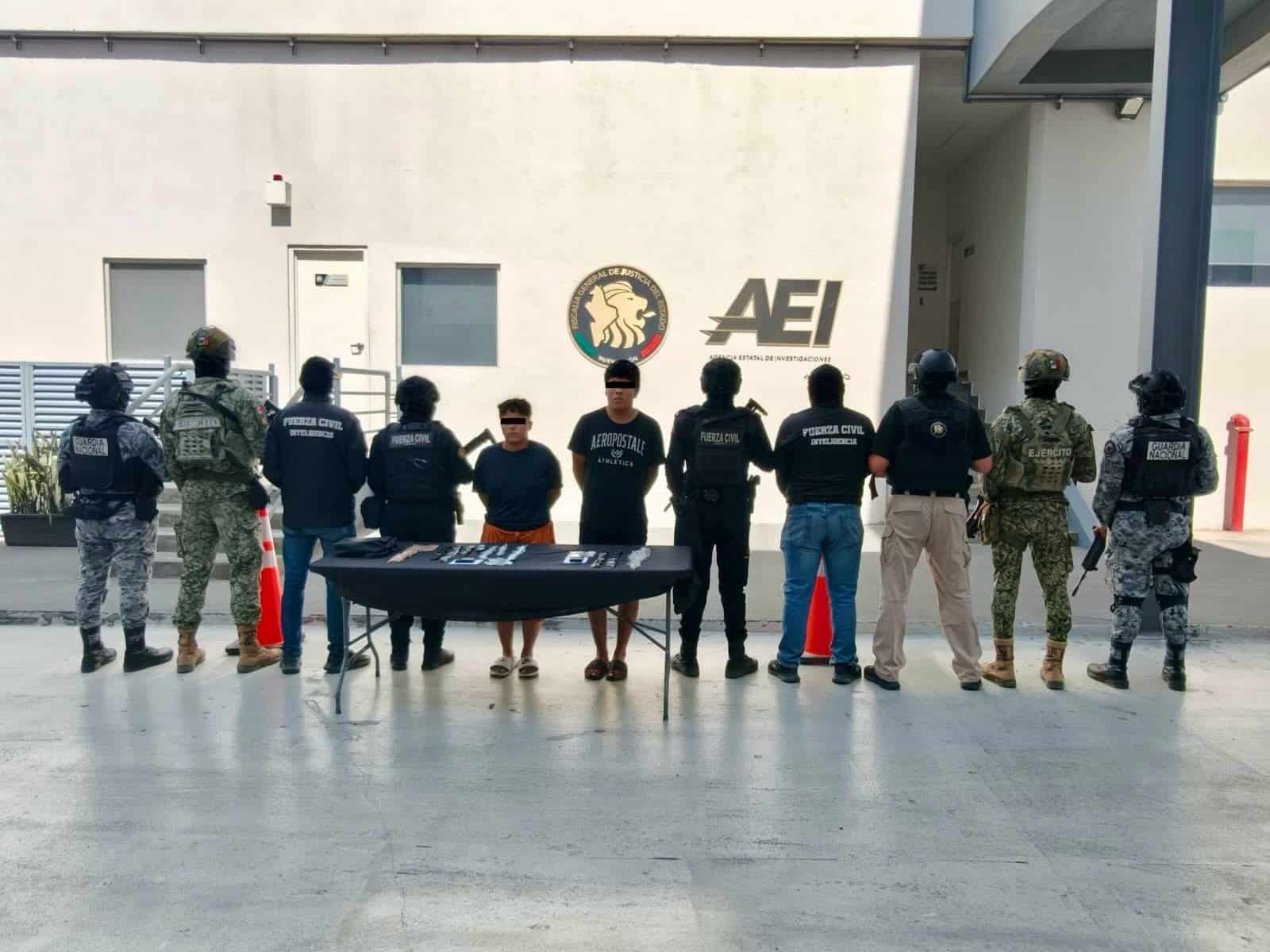 Luego de ser vistos paseando en una moto, dos j&oacute;venes que era eran buscados fueron arrestados por elementos de la polic&iacute;a en el municipio de Guadalupe, al encontrarles 119 envoltorios droga, adem&aacute;s ella estar&iacute;a relacionada en el homicidio de un hombre.