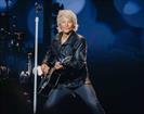 Interrumpe Bon Jovi  concierto en Nueva York por problemas de salud