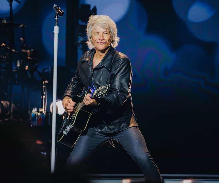 Interrumpe Bon Jovi  concierto en Nueva York por problemas de salud