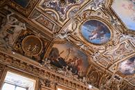 Reabre Louvre galer&iacute;a que sufri&oacute; un robo