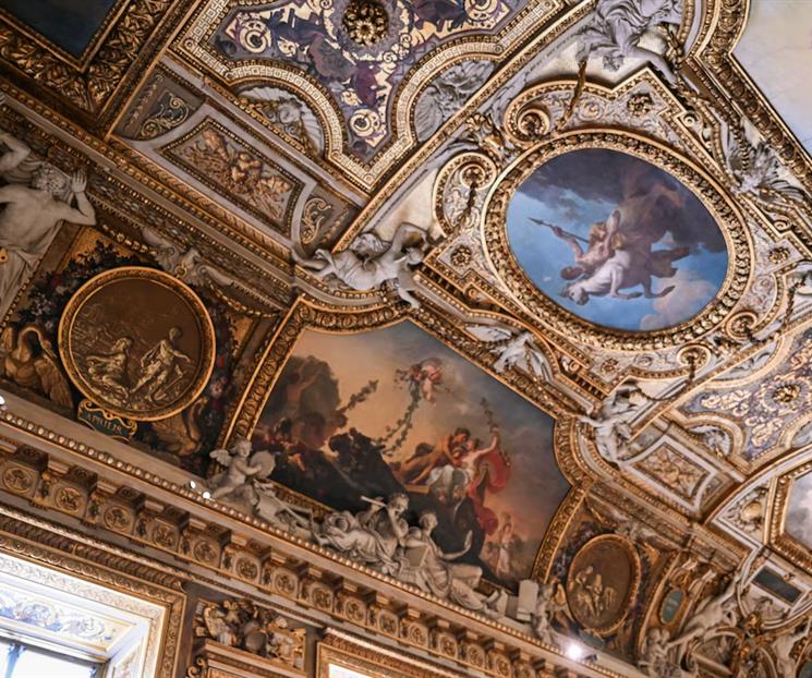 Reabre Louvre galer&iacute;a que sufri&oacute; un robo