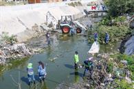Intensifican limpieza en canal Aztl&aacute;n