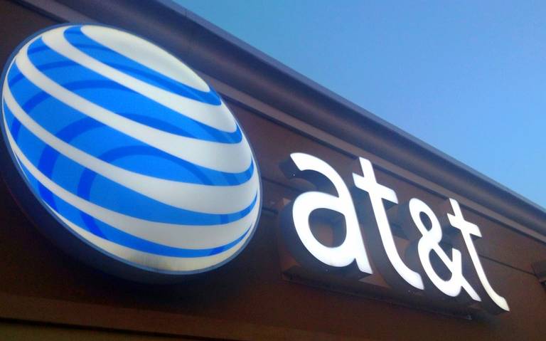 Registro de celulares golpea a AT&T