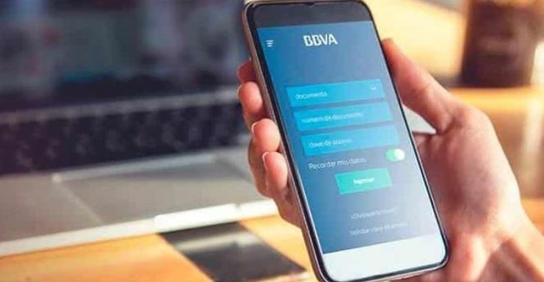 Reportan fallas en apps de Banamex y BBVA