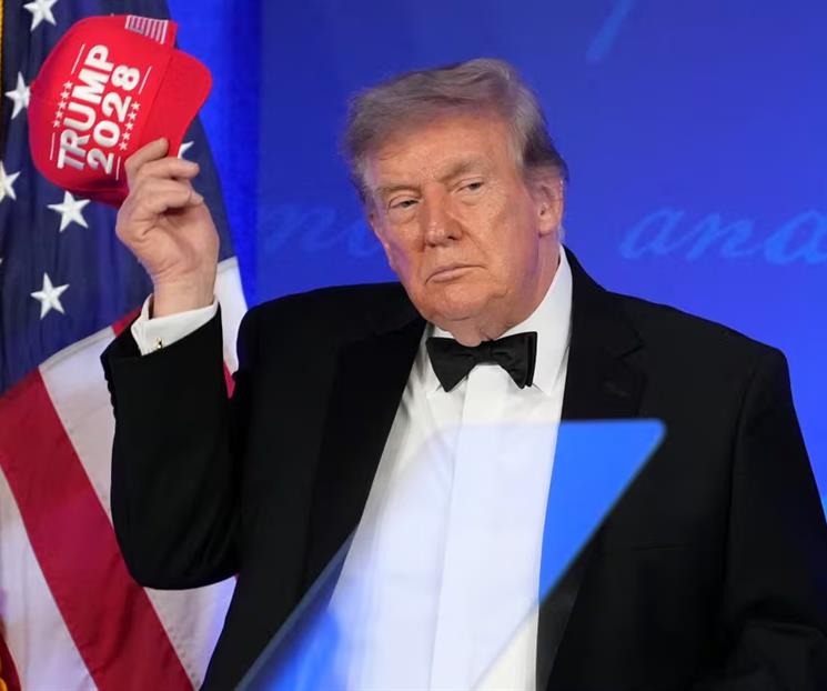 Trump arremete contra prensa cr&iacute;tica en cena de corresponsales